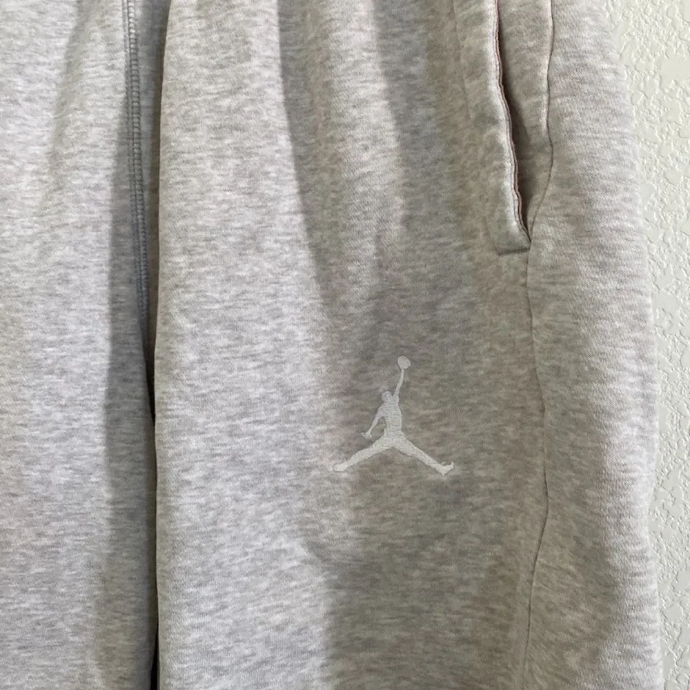 JORDAN Men’s Light Gray Shorts Size L